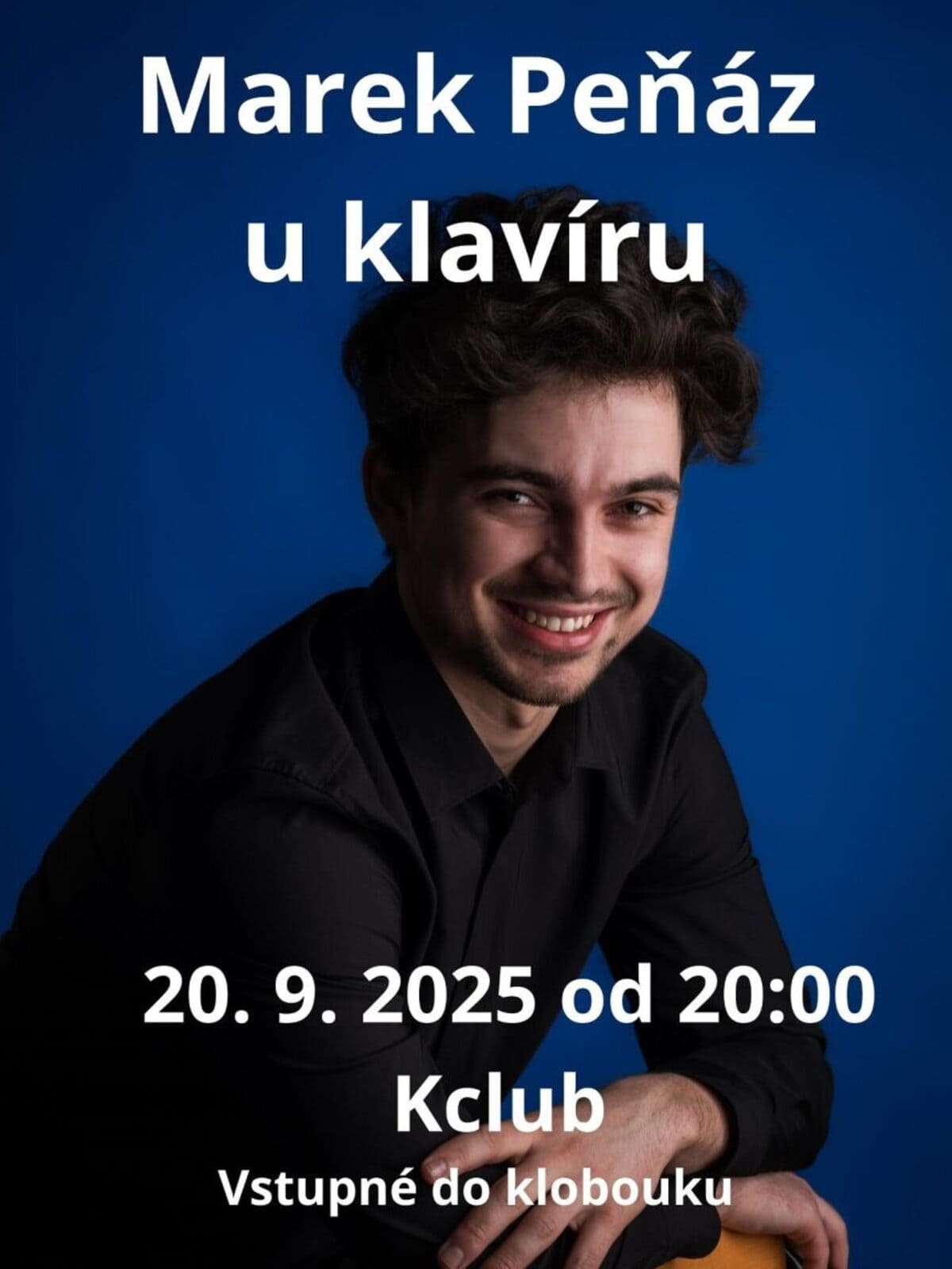 Marek Peňáz u klavíru