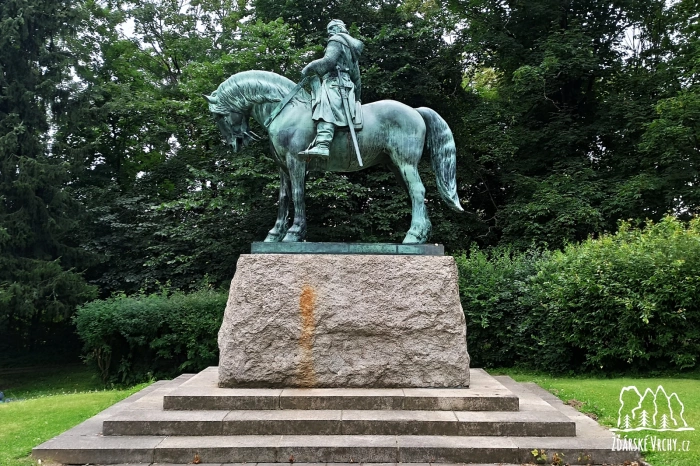 Jezdecká socha Jana Žižky - 1600 x 1067